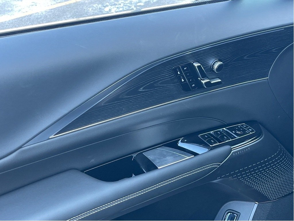 Cadillac LYRIQ  2026 à Joliette, Québec - 13 - w1024h768px