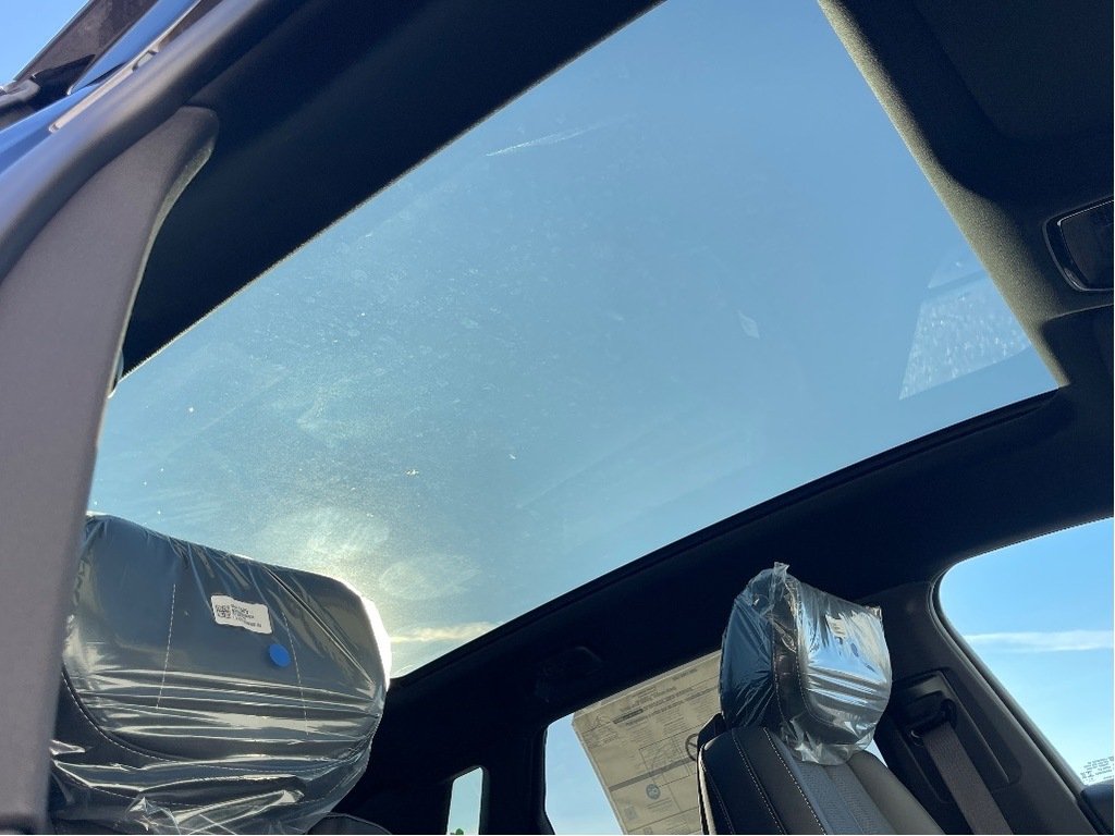 2026 Cadillac LYRIQ in Joliette, Quebec - 8 - w1024h768px