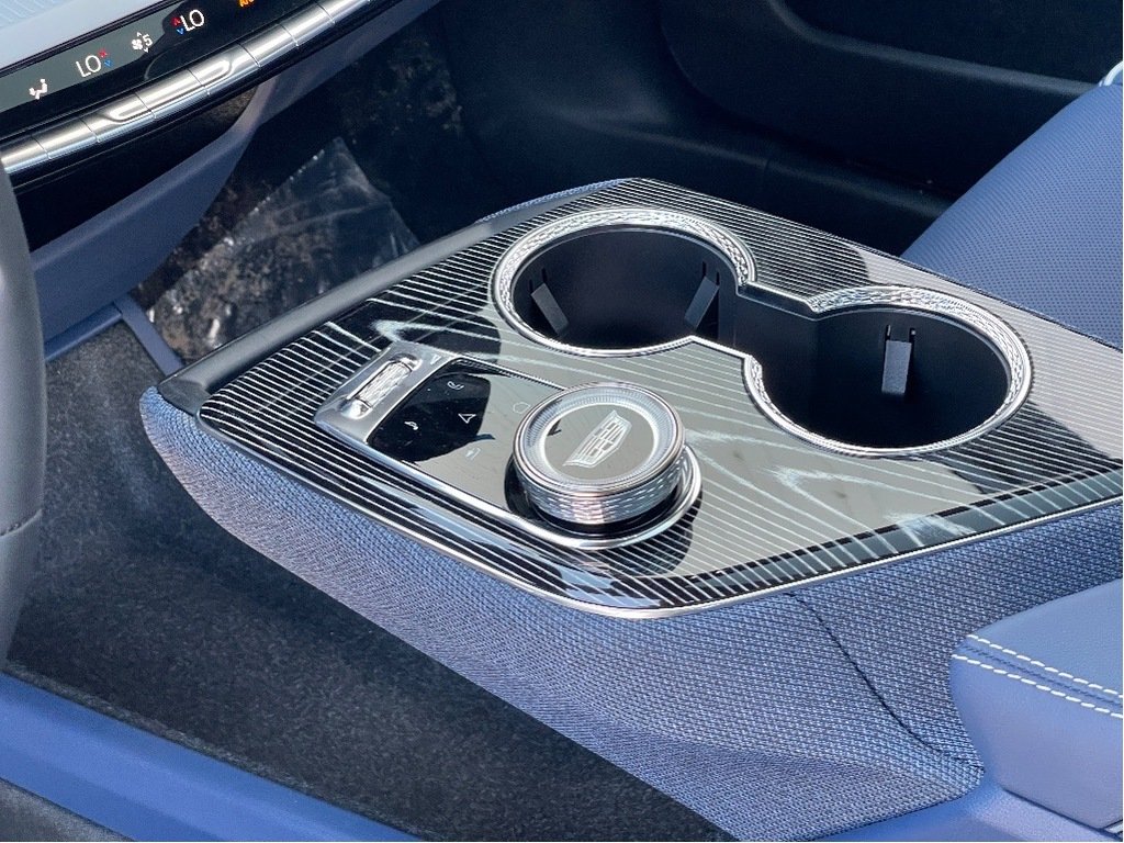2025 Cadillac OPTIQ in Joliette, Quebec - 19 - w1024h768px