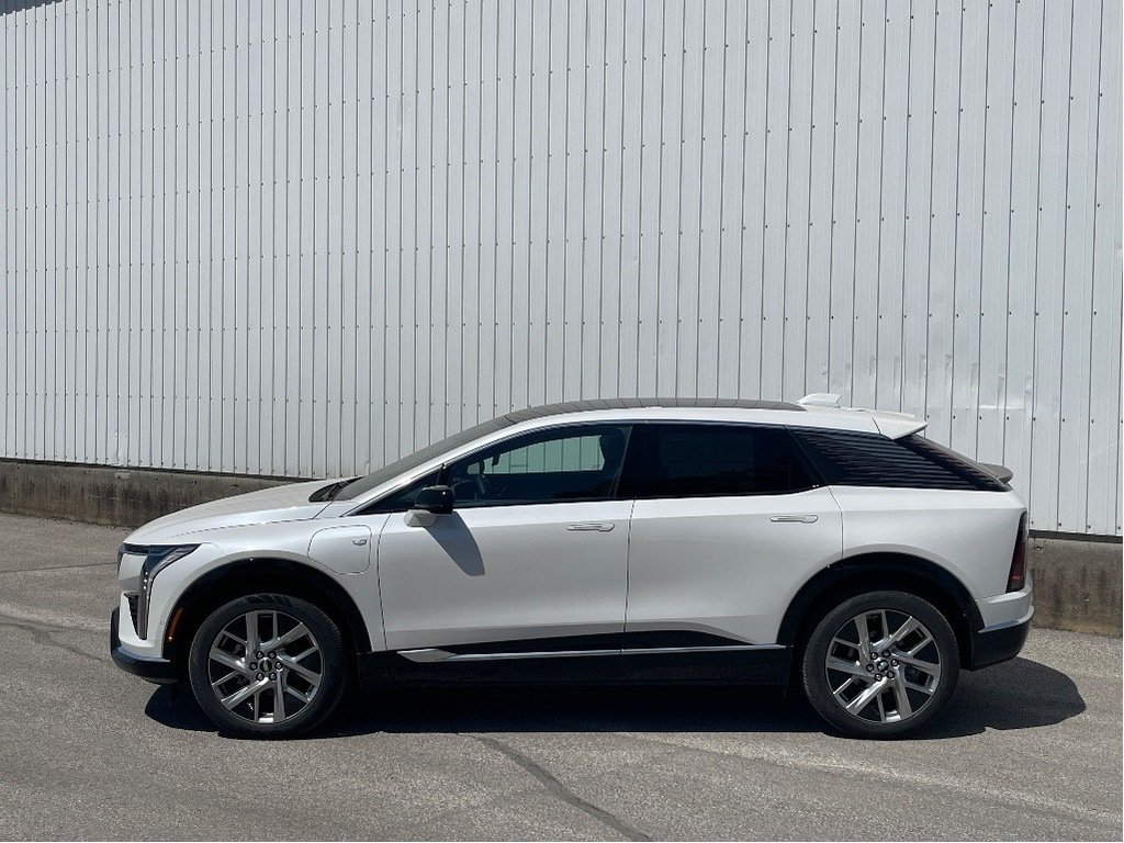 2025 Cadillac OPTIQ in Joliette, Quebec - 3 - w1024h768px