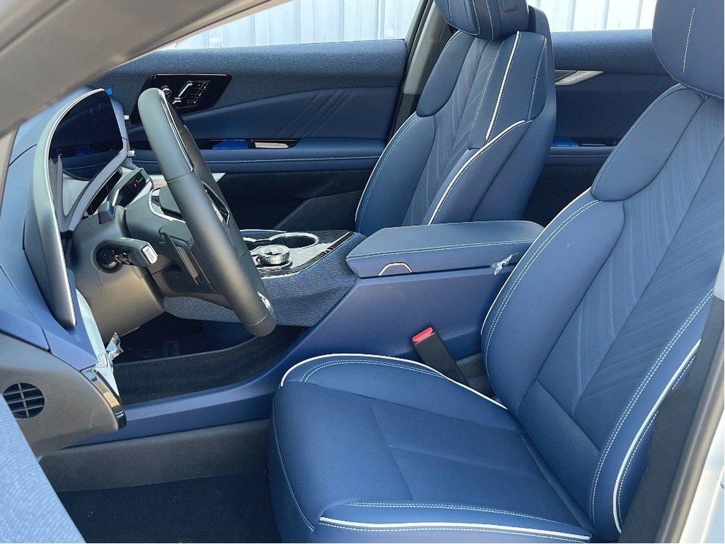2025 Cadillac OPTIQ in Joliette, Quebec - 10 - w1024h768px