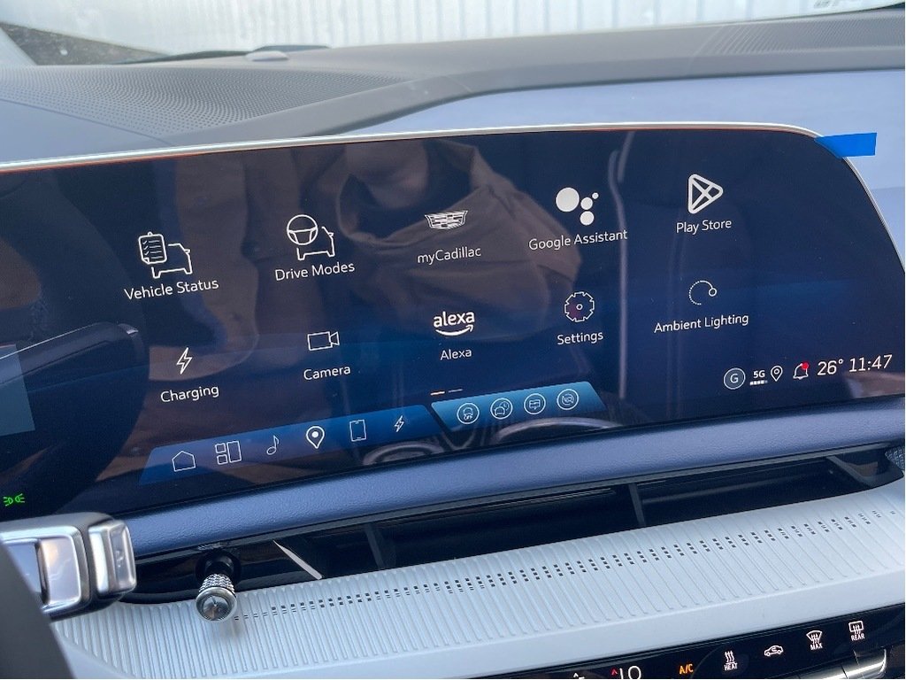 2025 Cadillac OPTIQ in Joliette, Quebec - 16 - w1024h768px