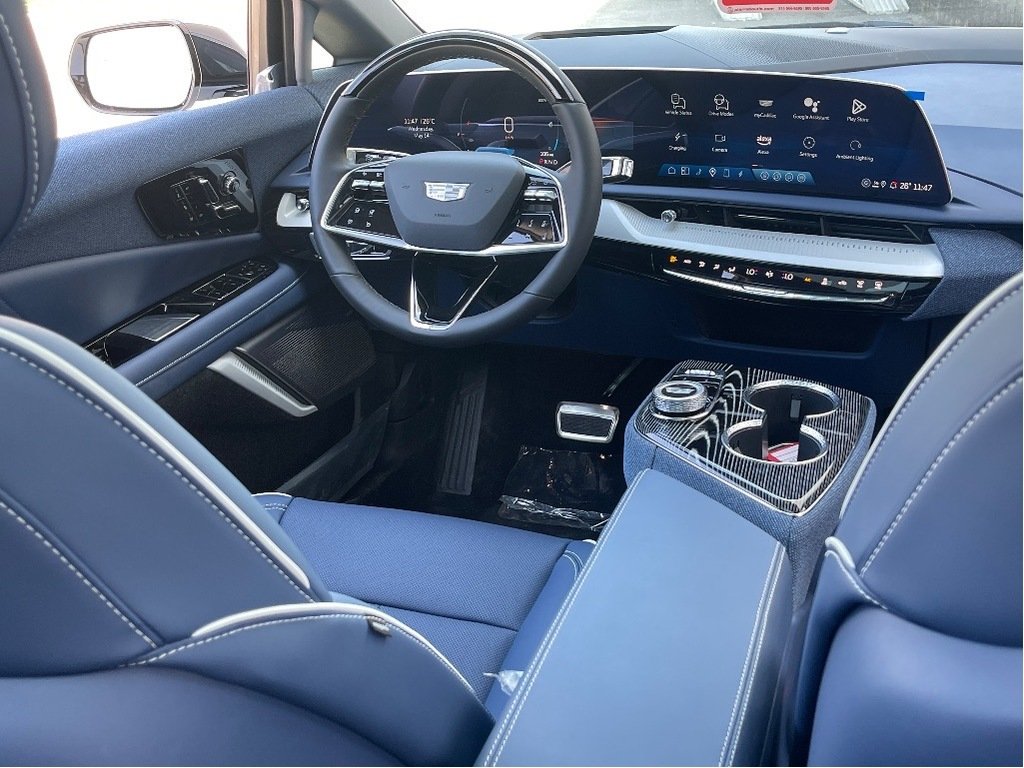 2025 Cadillac OPTIQ in Joliette, Quebec - 12 - w1024h768px