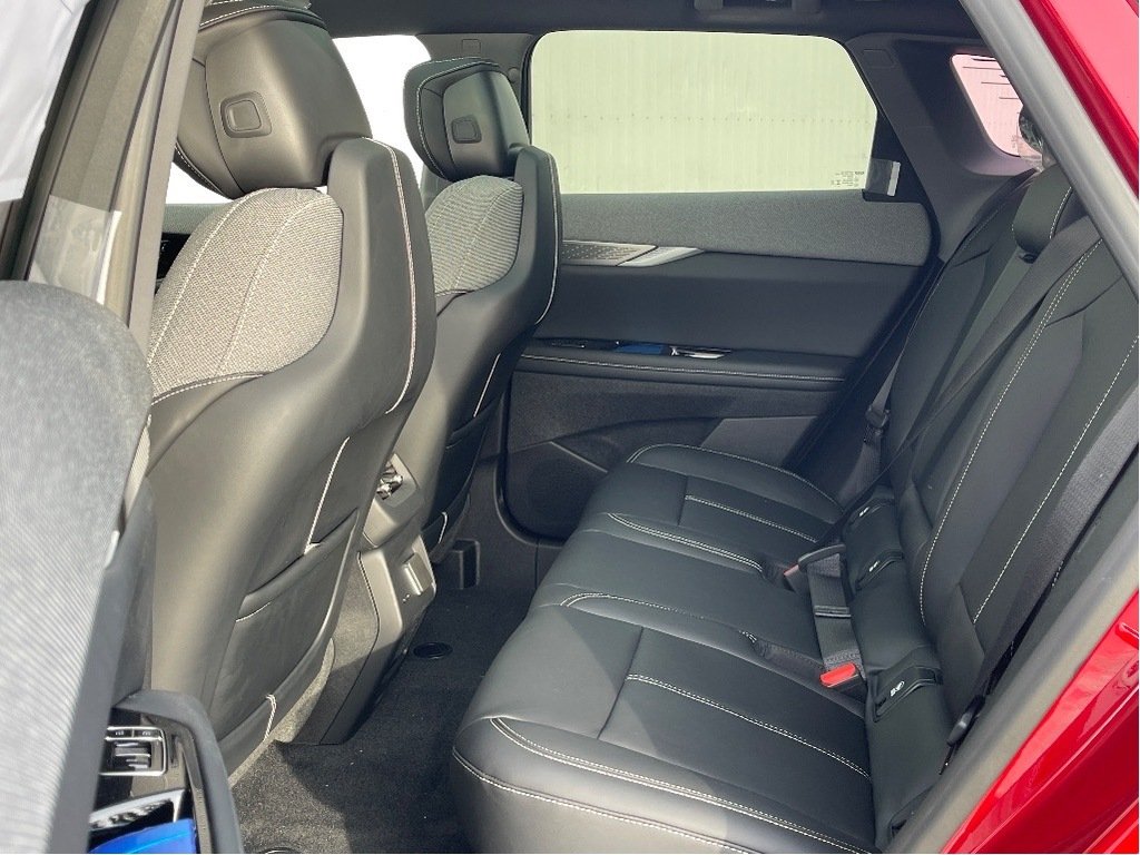 2026 Cadillac OPTIQ in Joliette, Quebec - 11 - w1024h768px