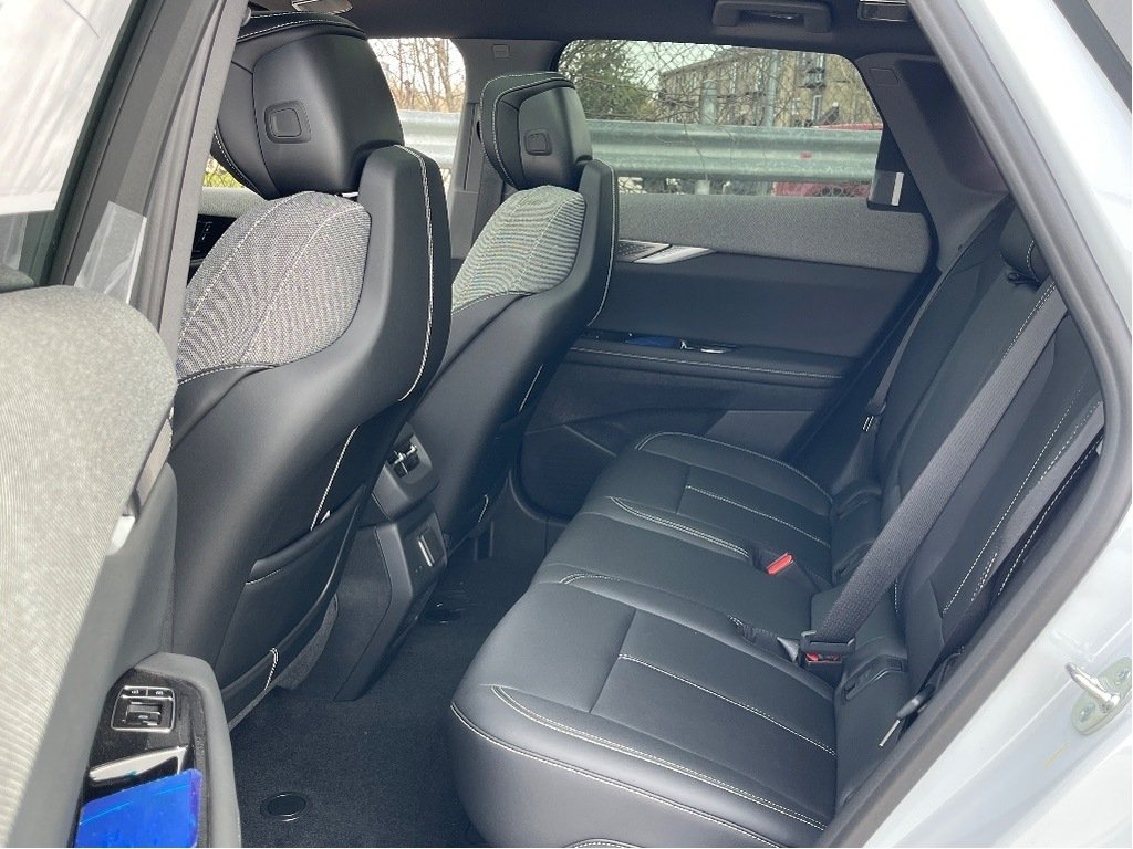 Cadillac Optiq  2026 à Joliette, Québec - 10 - w1024h768px
