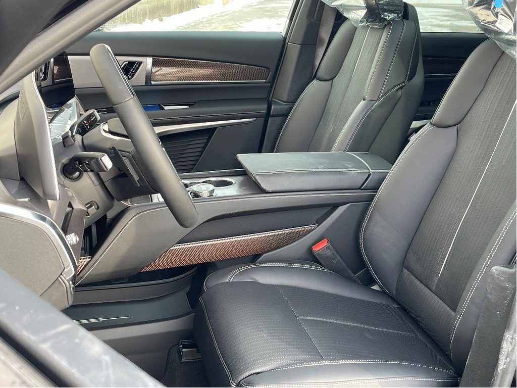 2026 Cadillac VISTIQ in Joliette, Quebec - 10 - w1024h768px