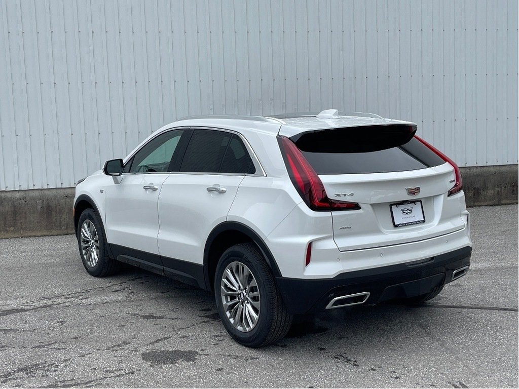 2024 Cadillac XT4 in Joliette, Quebec - 4 - w1024h768px