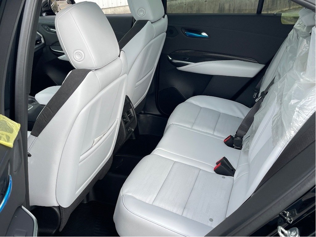 2025 Cadillac XT4 in Joliette, Quebec - 11 - w1024h768px
