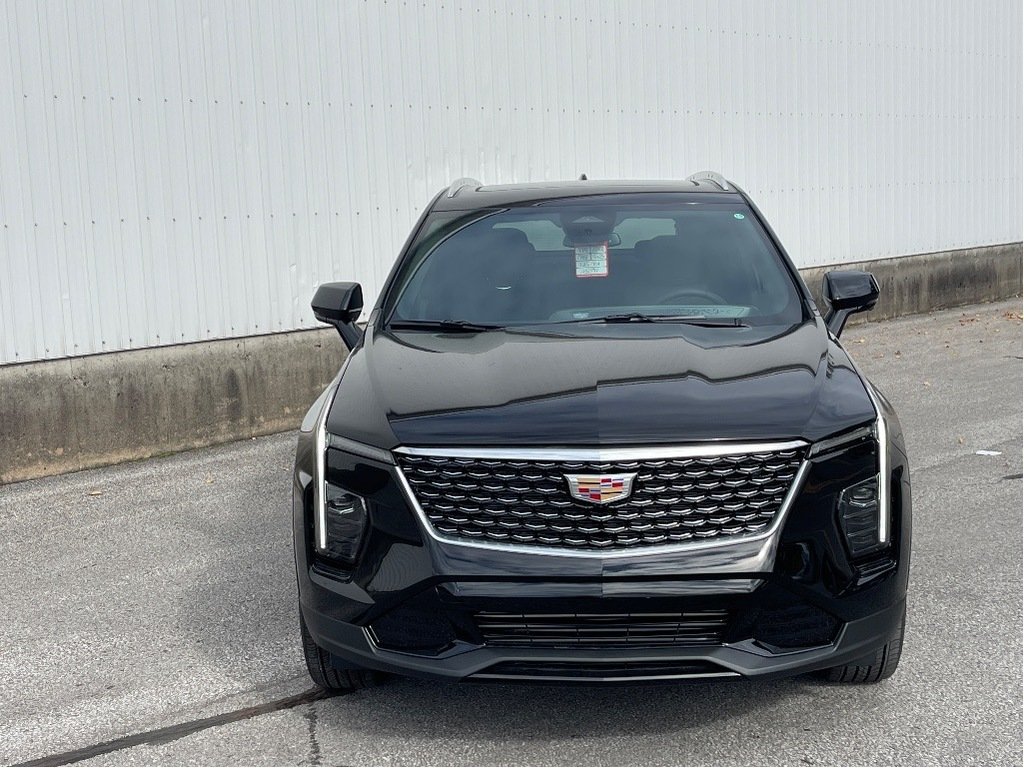 2025 Cadillac XT4 in Joliette, Quebec - 2 - w1024h768px