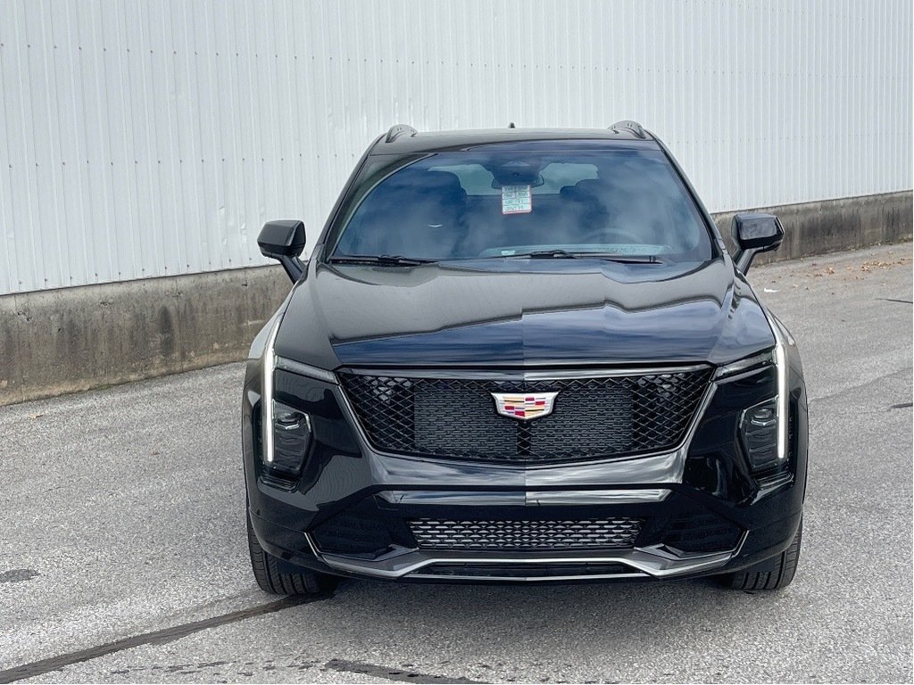 2025 Cadillac XT4 in Joliette, Quebec - 2 - w1024h768px