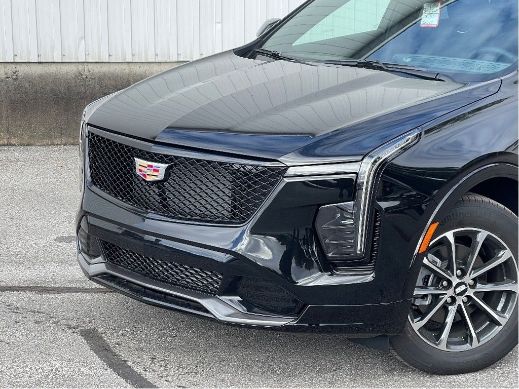 2025 Cadillac XT4 in Joliette, Quebec - 6 - w1024h768px