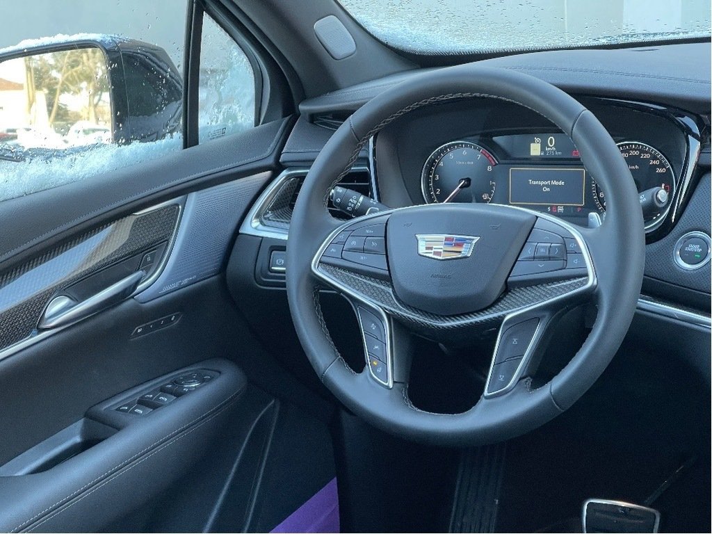 2025 Cadillac XT5 in Joliette, Quebec - 14 - w1024h768px