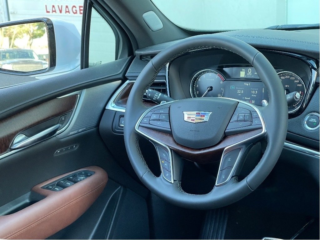 2025 Cadillac XT5 in Joliette, Quebec - 14 - w1024h768px