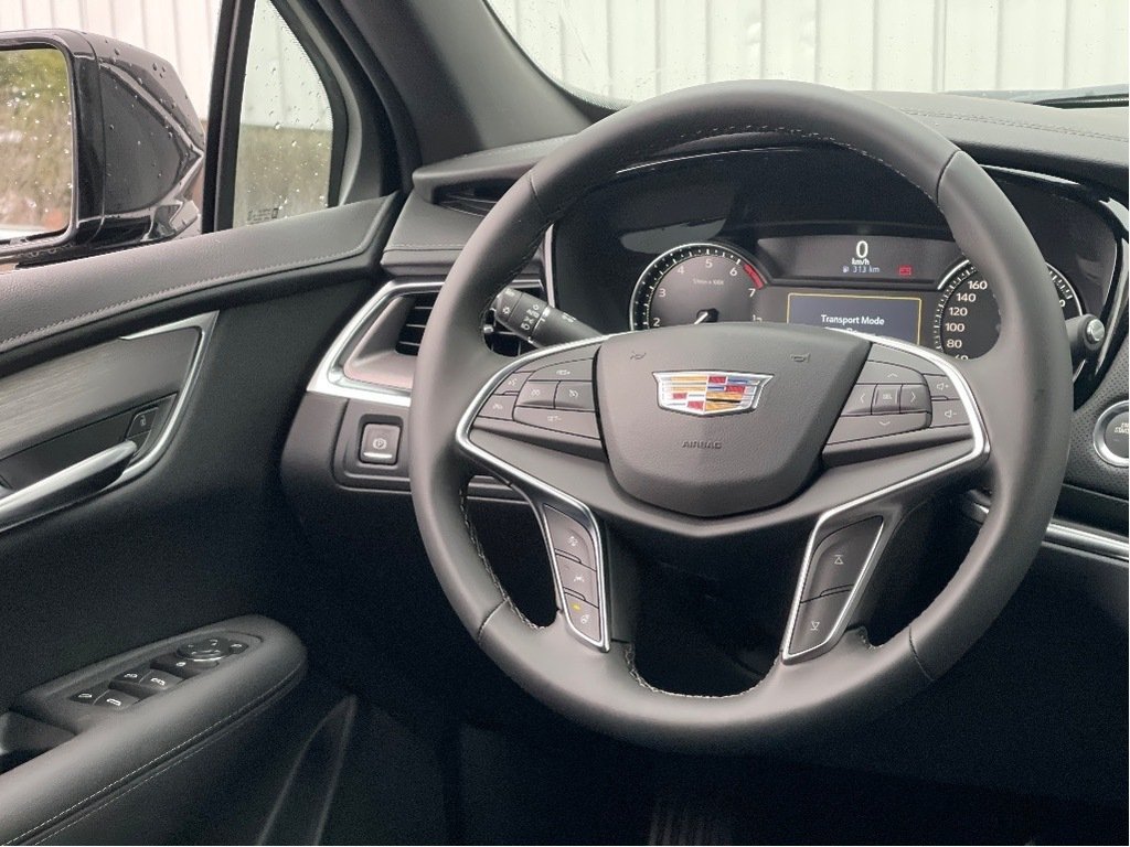 2026 Cadillac XT5 in Joliette, Quebec - 13 - w1024h768px