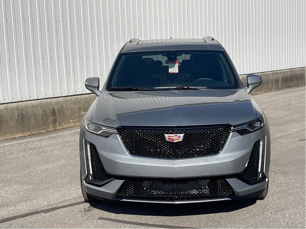 2025 Cadillac XT6 in Joliette, Quebec - 2 - w1024h768px