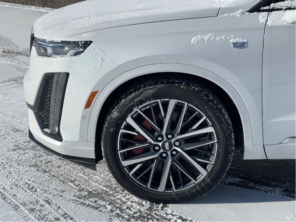 2025 Cadillac XT6 in Joliette, Quebec - 7 - w1024h768px