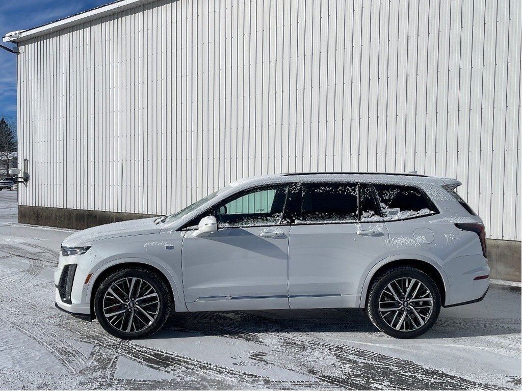 2025 Cadillac XT6 in Joliette, Quebec - 3 - w1024h768px