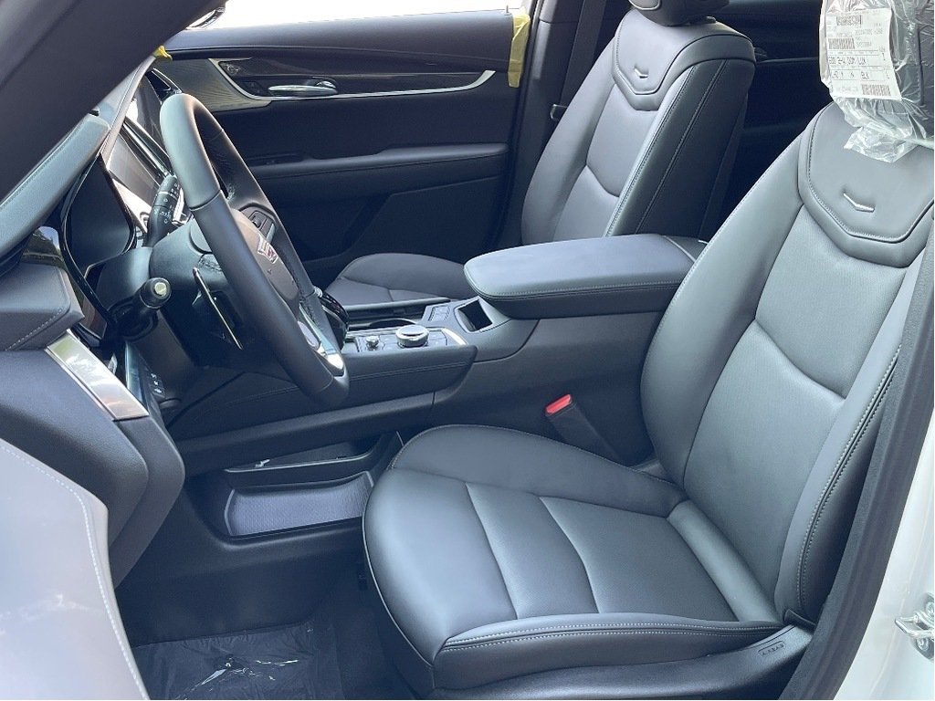 2025 Cadillac XT6 in Joliette, Quebec - 10 - w1024h768px