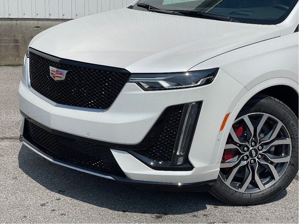 2025 Cadillac XT6 in Joliette, Quebec - 6 - w1024h768px