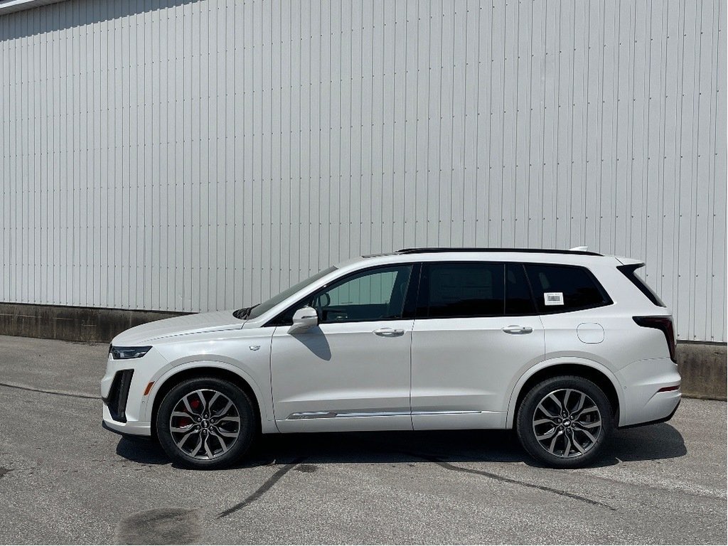 2025 Cadillac XT6 in Joliette, Quebec - 3 - w1024h768px