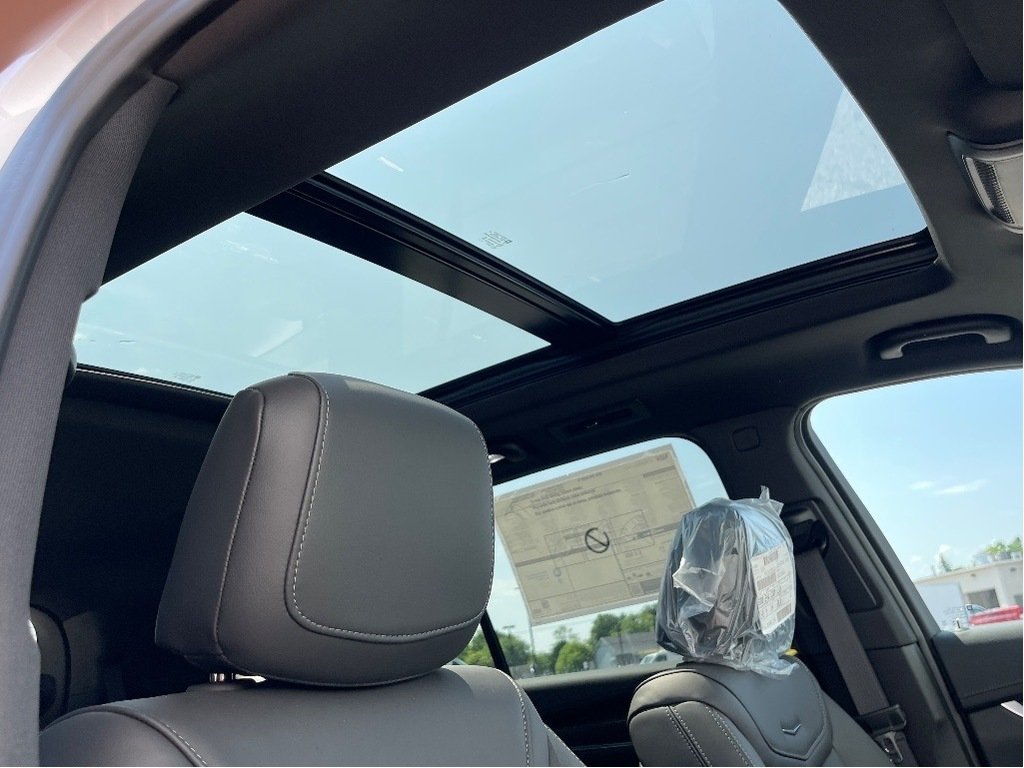 2025 Cadillac XT6 in Joliette, Quebec - 8 - w1024h768px