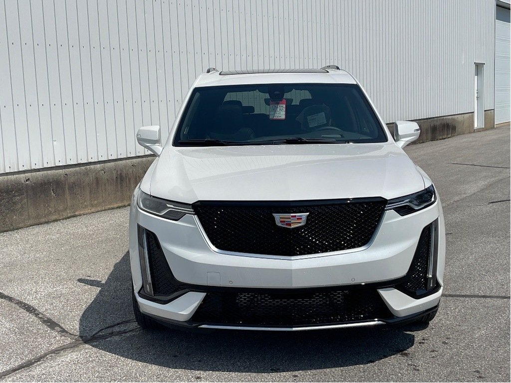 2025 Cadillac XT6 in Joliette, Quebec - 2 - w1024h768px