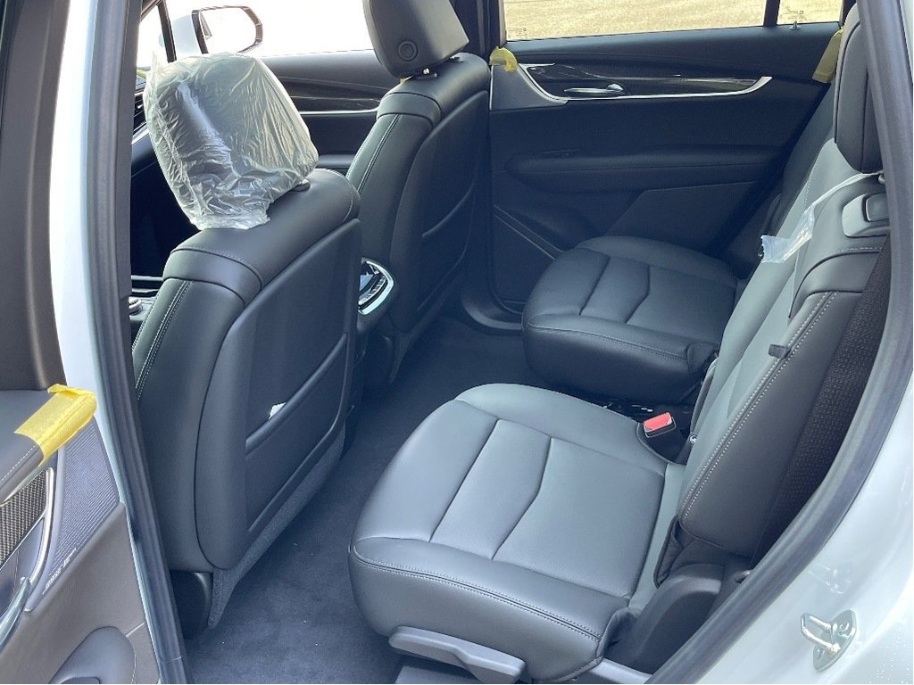 2025 Cadillac XT6 in Joliette, Quebec - 11 - w1024h768px