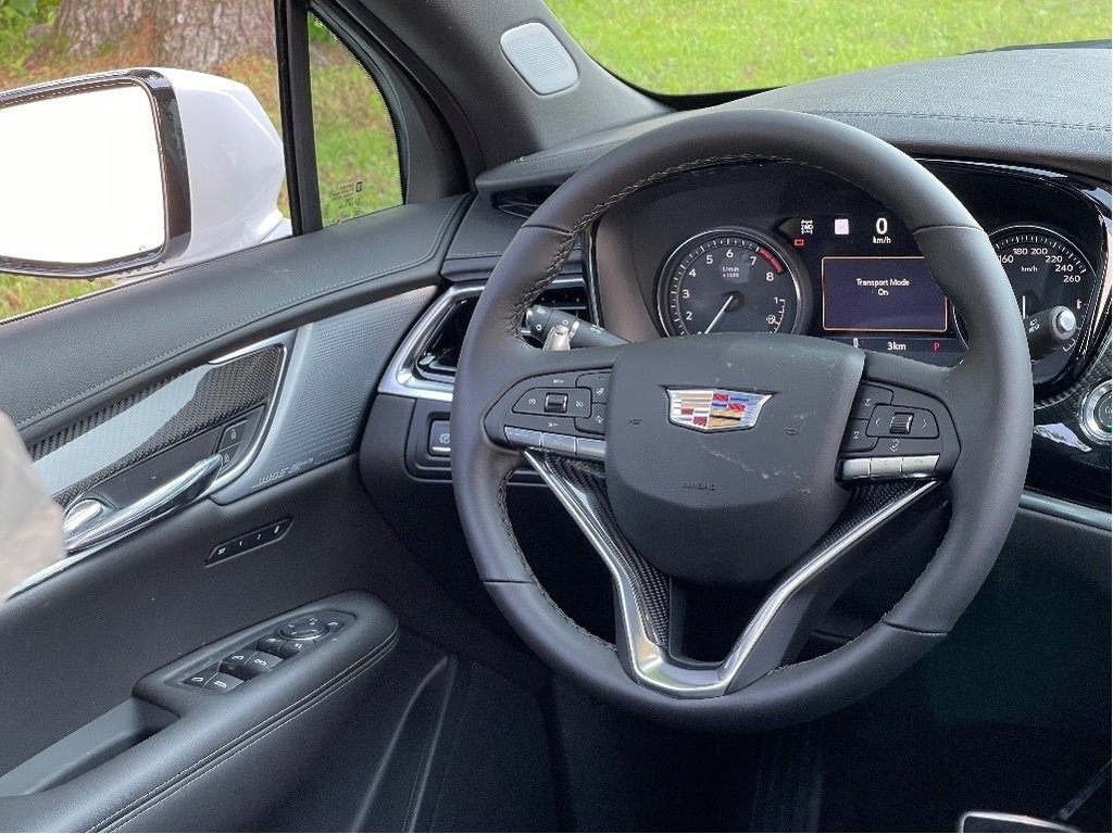2025 Cadillac XT6 in Joliette, Quebec - 15 - w1024h768px