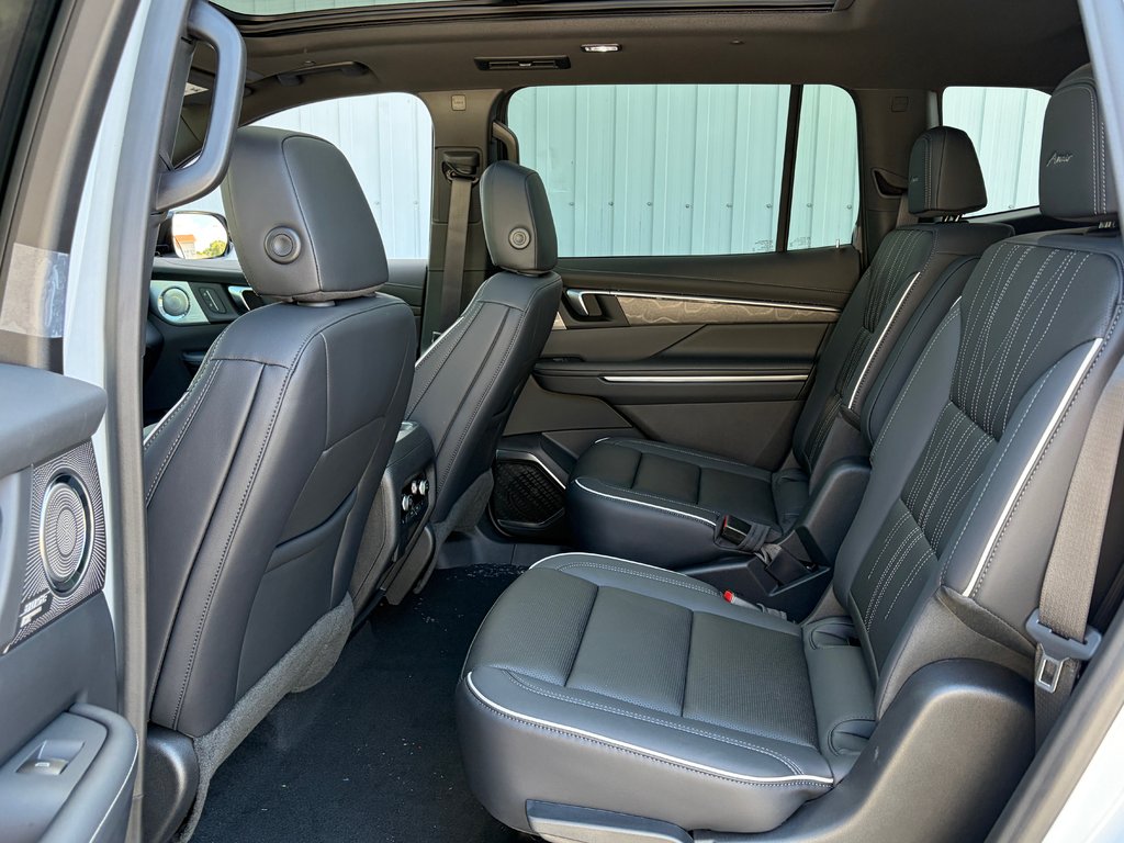 2027 Buick Enclave in Joliette, Quebec - 11 - w1024h768px