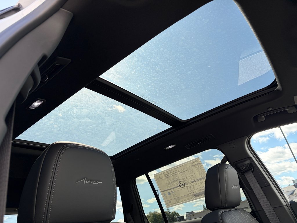 2027 Buick Enclave in Joliette, Quebec - 8 - w1024h768px