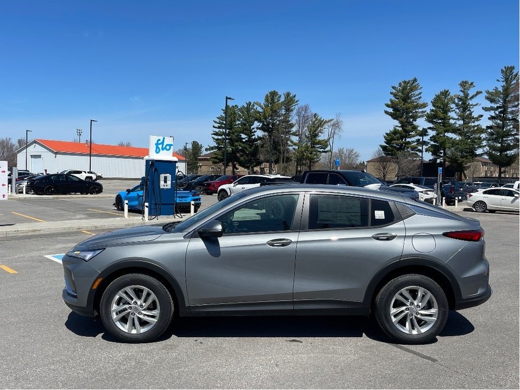 Buick Envista  2025 à Joliette, Québec - 3 - w1024h768px