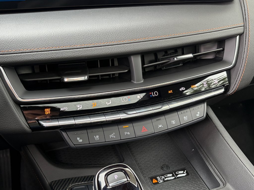 2026 Cadillac CT5 in Joliette, Quebec - 18 - w1024h768px