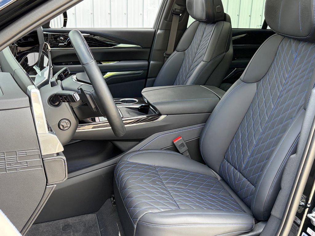 Cadillac Escalade IQL  2026 à Joliette, Québec - 9 - w1024h768px