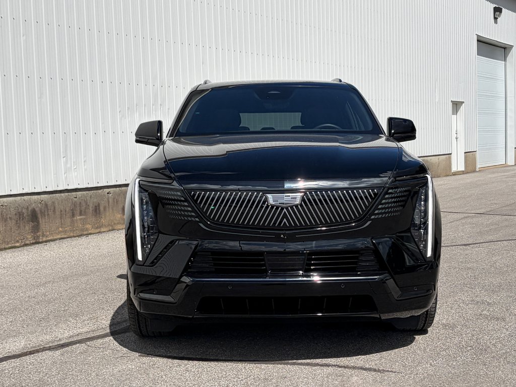 Cadillac Escalade IQL  2026 à Joliette, Québec - 2 - w1024h768px
