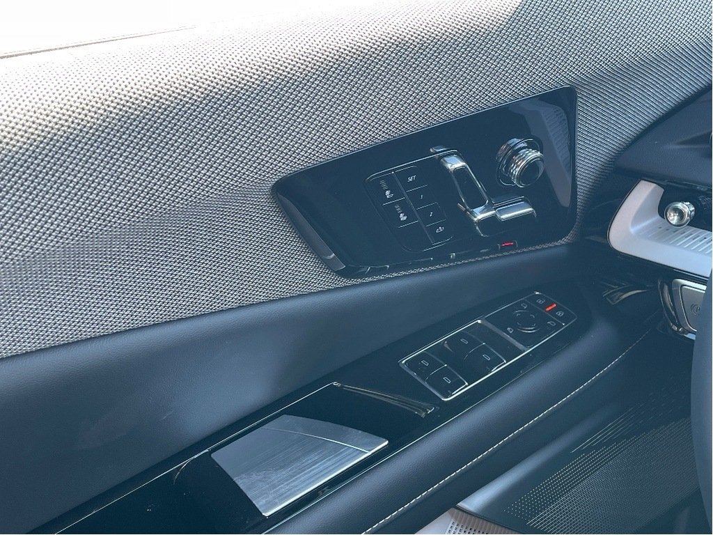 2026 Cadillac Optiq in Joliette, Quebec - 13 - w1024h768px