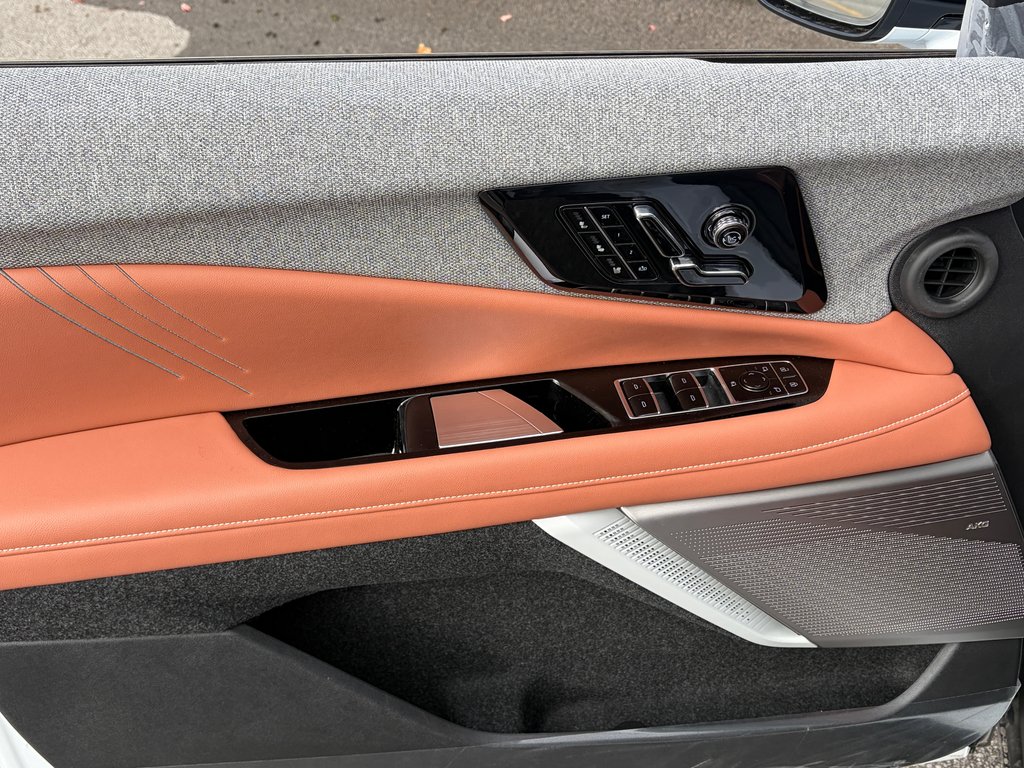 2027 Cadillac Optiq in Joliette, Quebec - 12 - w1024h768px
