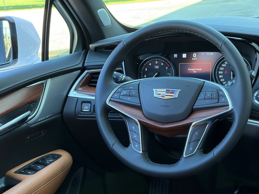 2026 Cadillac XT5 in Joliette, Quebec - 14 - w1024h768px