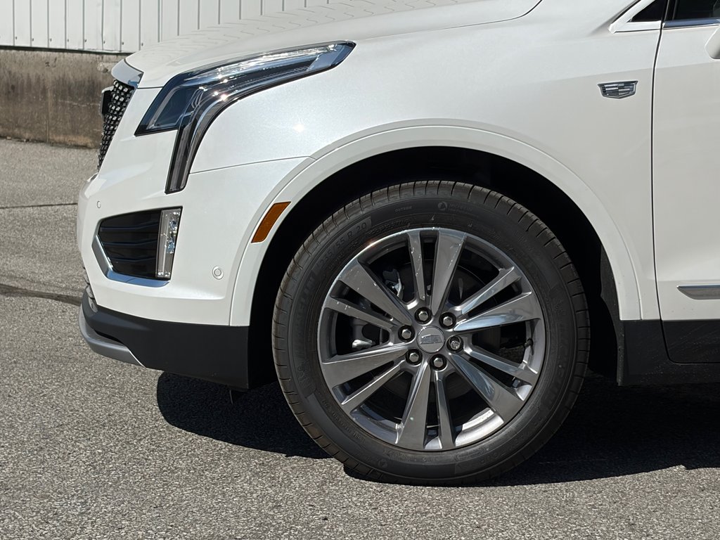 2026 Cadillac XT5 in Joliette, Quebec - 7 - w1024h768px