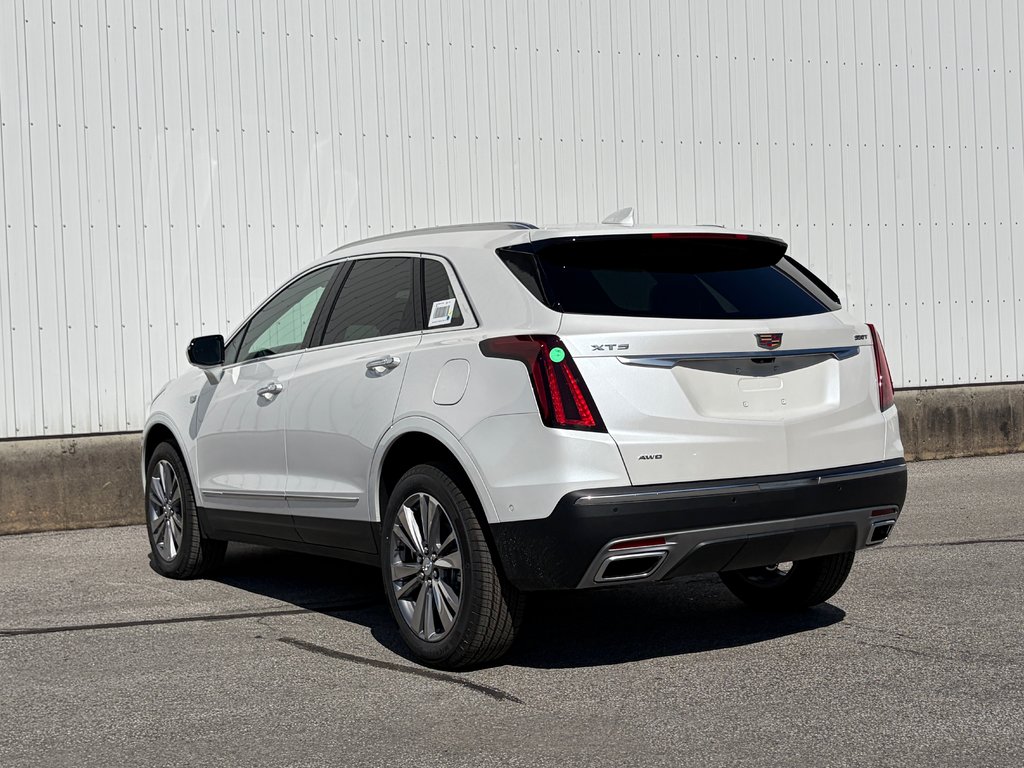 2026 Cadillac XT5 in Joliette, Quebec - 4 - w1024h768px