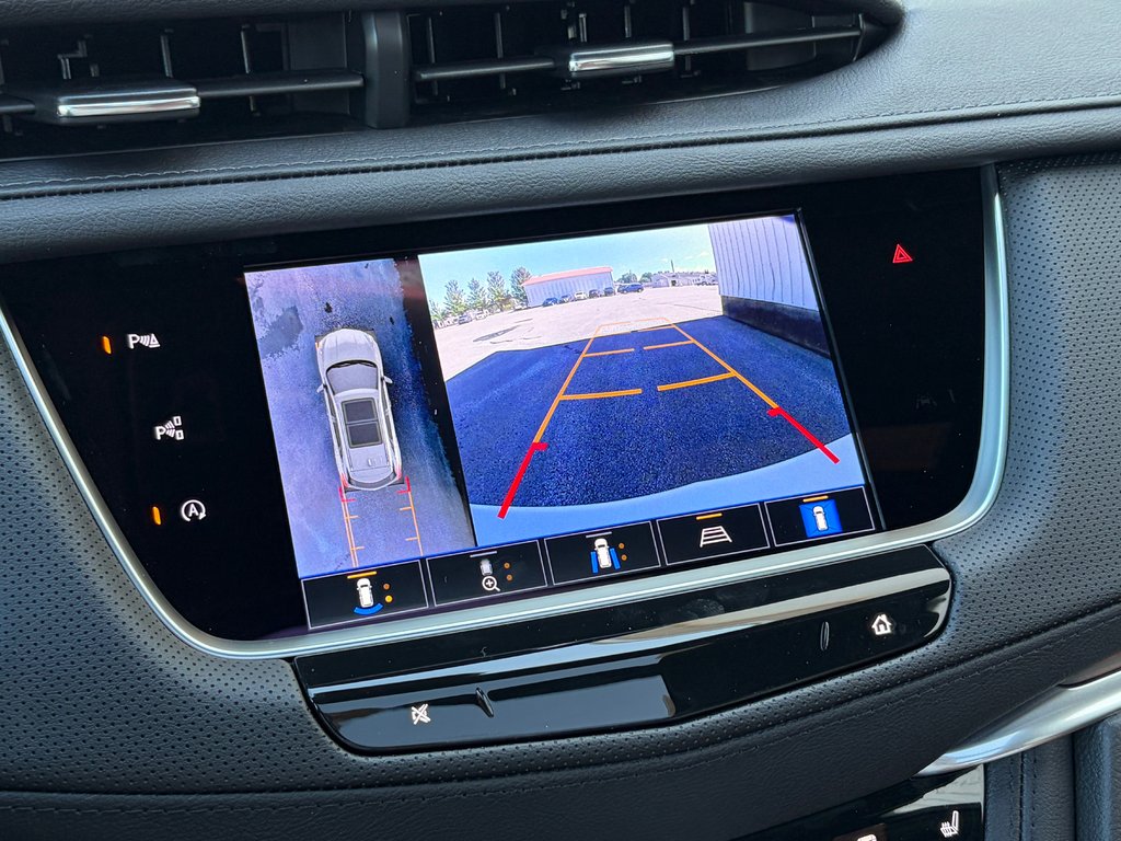 2026 Cadillac XT5 in Joliette, Quebec - 17 - w1024h768px