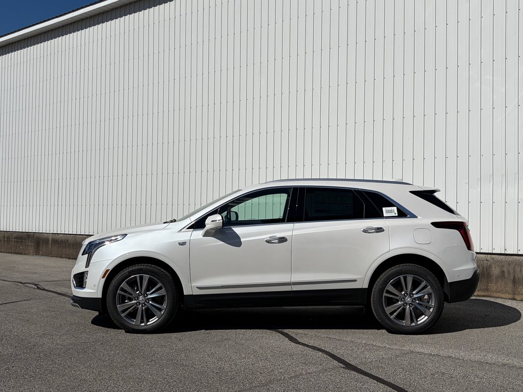 2026 Cadillac XT5 in Joliette, Quebec - 3 - w1024h768px