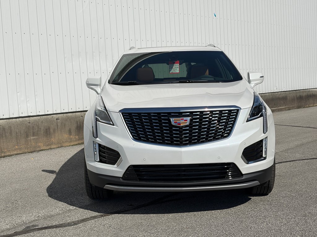 2026 Cadillac XT5 in Joliette, Quebec - 2 - w1024h768px