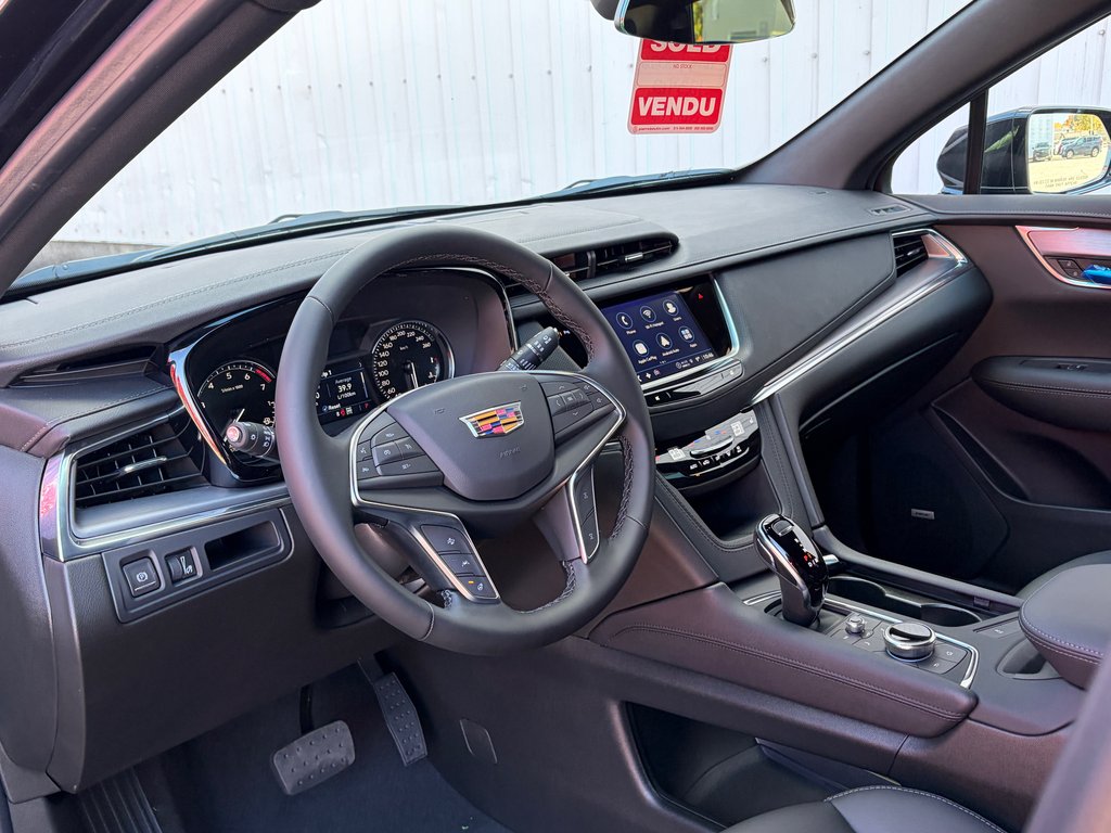 2026 Cadillac XT5 in Joliette, Quebec - 7 - w1024h768px