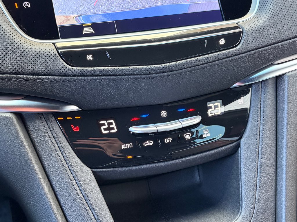 2026 Cadillac XT5 in Joliette, Quebec - 16 - w1024h768px
