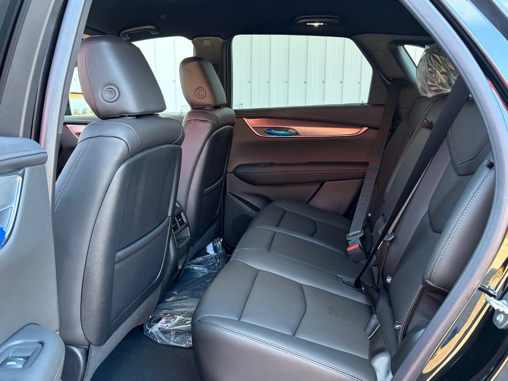 2026 Cadillac XT5 in Joliette, Quebec - 9 - w1024h768px