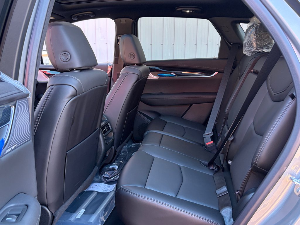 2026 Cadillac XT5 in Joliette, Quebec - 10 - w1024h768px