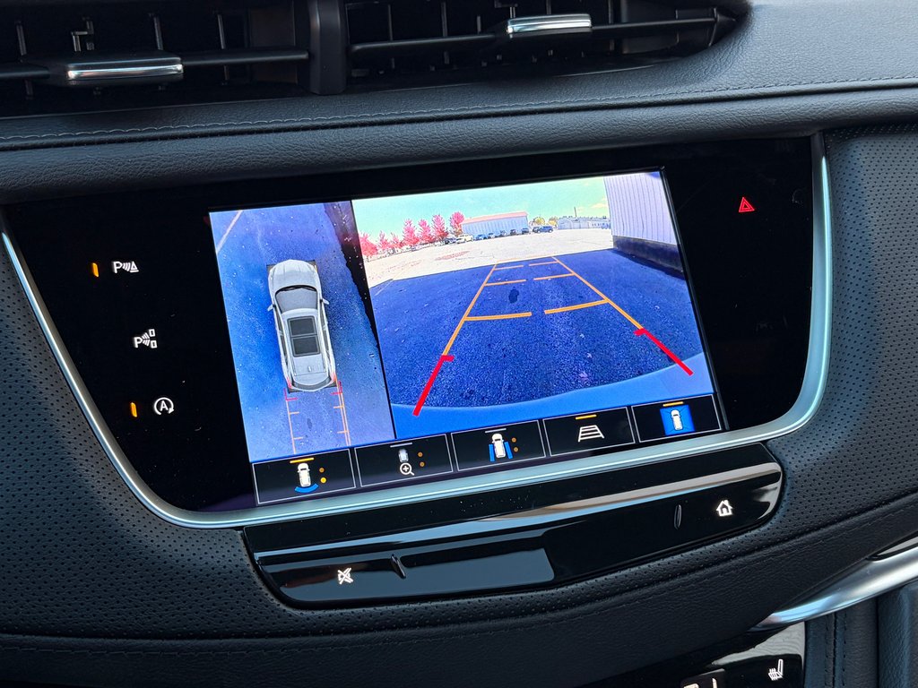 2026 Cadillac XT5 in Joliette, Quebec - 16 - w1024h768px