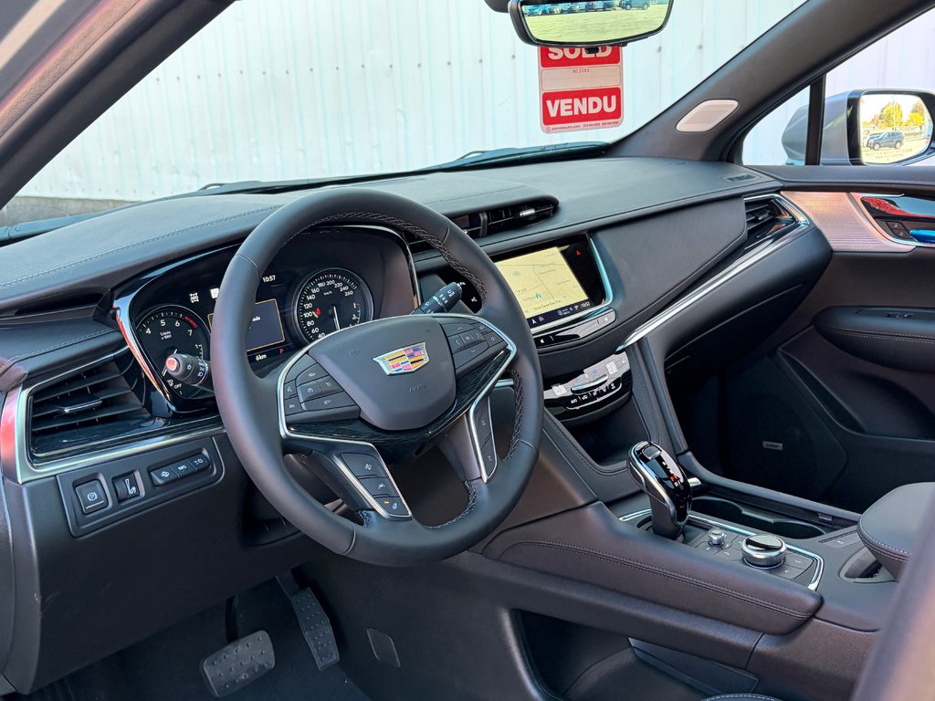2026 Cadillac XT5 in Joliette, Quebec - 8 - w1024h768px