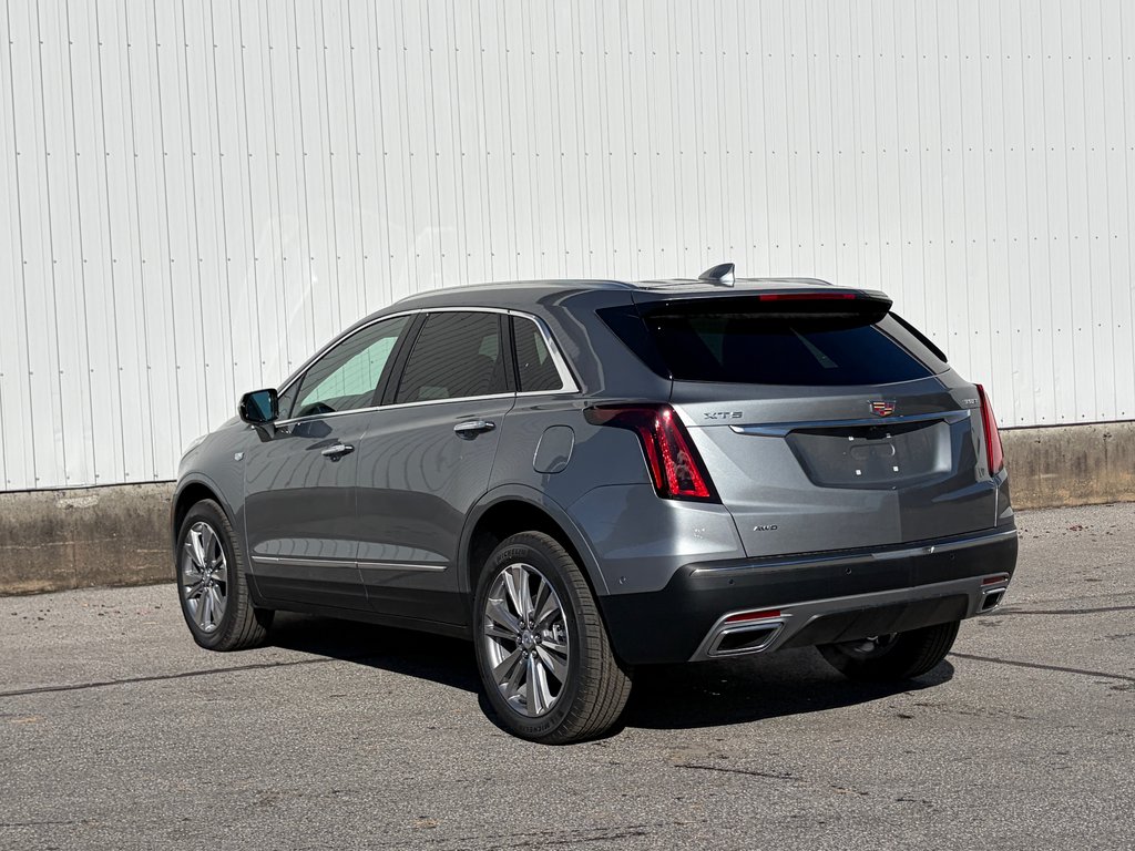 2026 Cadillac XT5 in Joliette, Quebec - 4 - w1024h768px