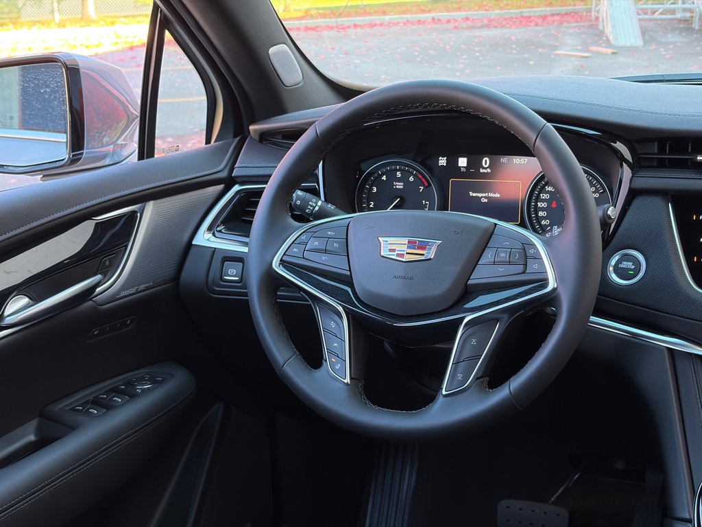 2026 Cadillac XT5 in Joliette, Quebec - 13 - w1024h768px